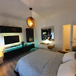 Antwerp Hideaway, Outside Of Low Emission Zone
